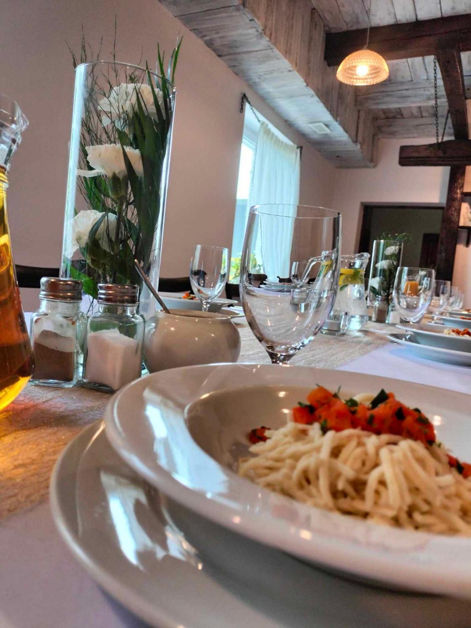 Kamienica Pokoje & Restauracja Opalenica Dış mekan fotoğraf
